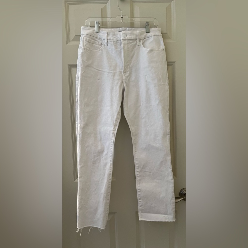 Women’s Good American white jeans straight leg slight rough hem size 12/31
